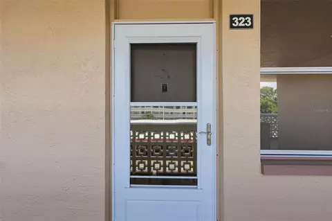 4915 Bay St NE #323, Saint Petersburg, FL 33703