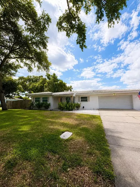 1818 Meadow Ln, Clearwater, FL 33764