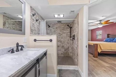 Bath - 7226 Alafia Ridge Loop, Riverview, FL 33569 photo 2 of 3