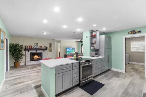 Kitchen - 7226 Alafia Ridge Loop, Riverview, FL 33569 photo 3 of 4