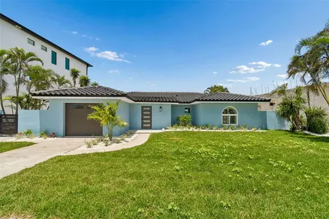 10238 Tarpon Dr, Treasure Island, FL 33706