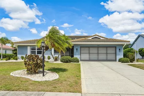 2025 New Bedford Dr, Sun City Center, FL 33573