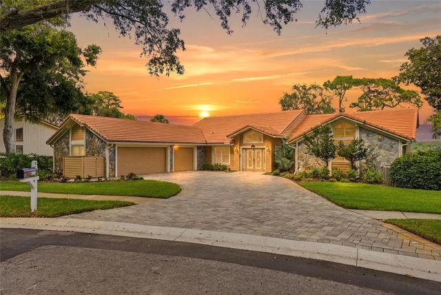 3493 Shoreline Cir, Palm Harbor, FL 34684