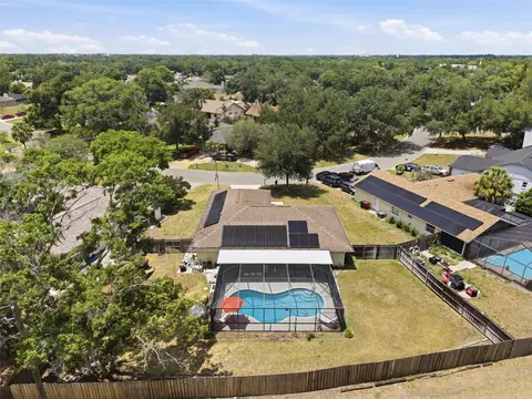 2605 Bridle Dr, Plant City, FL 33566