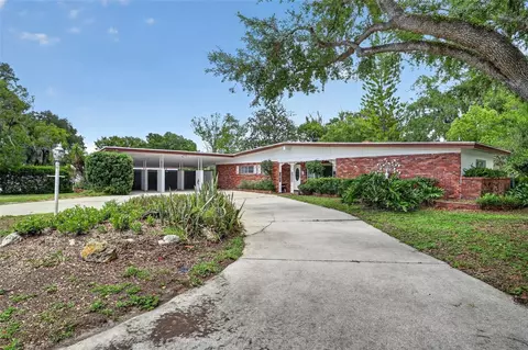 1509 W Country Club Dr, Tampa, FL 33612