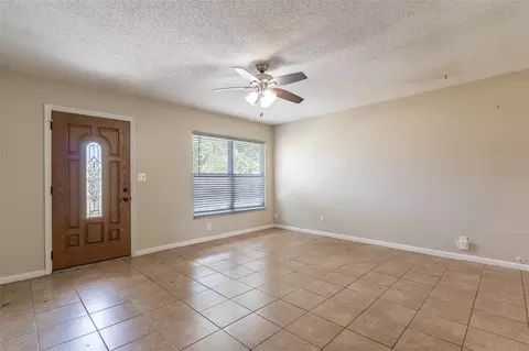 Living - 614 E Wheeler Rd, Seffner, FL 33584 photo 2 of 3