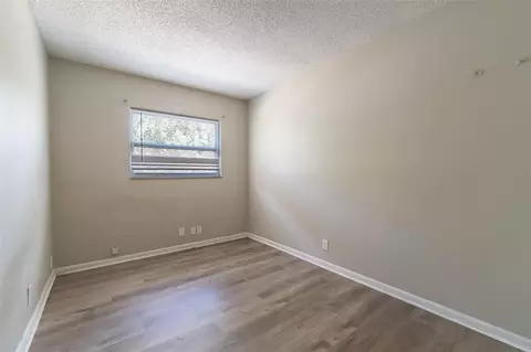 Bedroom - 614 E Wheeler Rd, Seffner, FL 33584 photo 3 of 4