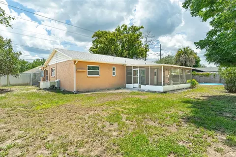 Exterior - 614 E Wheeler Rd, Seffner, FL 33584 photo 6 of 6