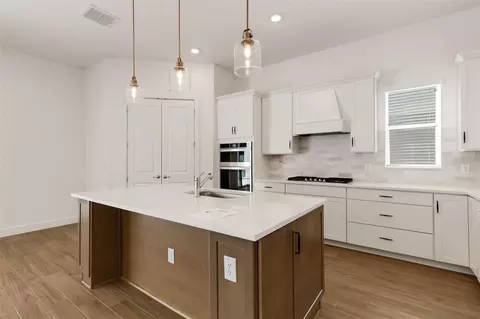 Kitchen - 13817 Sharp Hawk Dr, Riverview, FL 33569 photo 1 of 3