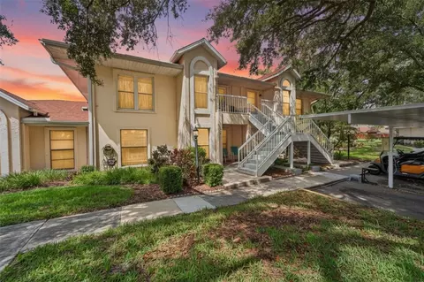 319 Knottwood Ct #2, Sun City Center, FL 33573