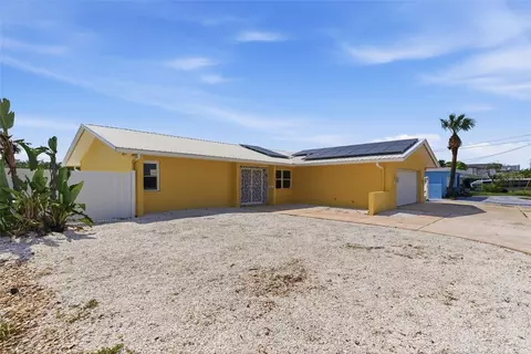 1421 Sea Gull Dr S, Saint Petersburg, FL 33707