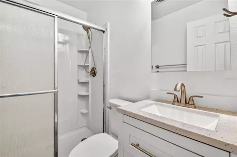 Bath - 13440 1st St E, Madeira Beach, FL 33708 photo 3 of 3