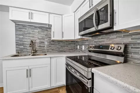 Kitchen - 13440 1st St E, Madeira Beach, FL 33708 photo 3 of 5