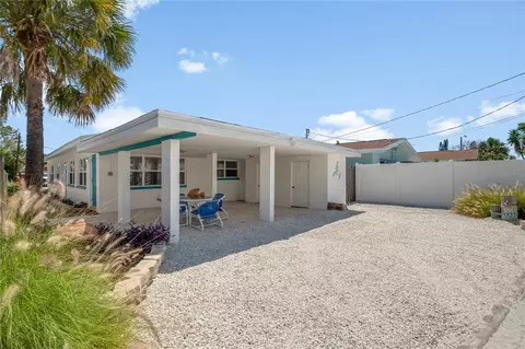 Exterior - 13440 1st St E, Madeira Beach, FL 33708 photo 3 of 8