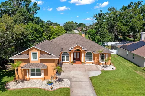 2305 Valrico Forest Dr, Valrico, FL 33594