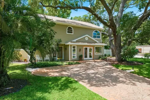 755 San Christopher Dr, Dunedin, FL 34698