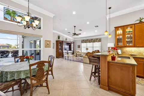 Dining - 5073 Ruby Flats Dr, Wimauma, FL 33598 photo 5 of 9