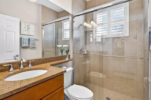 Bath - 5073 Ruby Flats Dr, Wimauma, FL 33598 photo 1 of 6