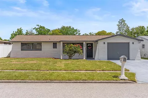 6113 9th Ave, New Port Richey, FL 34653