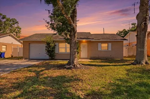 4624 Wisteria Dr, Zephyrhills, FL 33542
