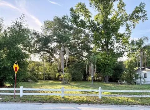 304 Springdale Pl, Temple Terrace, FL 33617