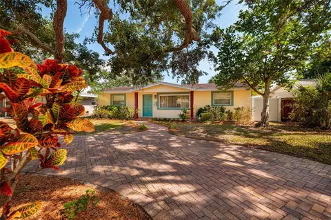 230 43rd Ave NE, Saint Petersburg, FL 33703