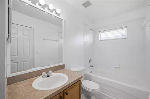 Bath - 13307 Ashbark Ct, Riverview, FL 33579 photo 3 of 3
