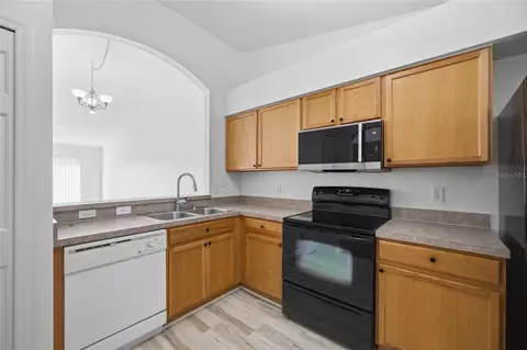 Kitchen - 13307 Ashbark Ct, Riverview, FL 33579 photo 3 of 3