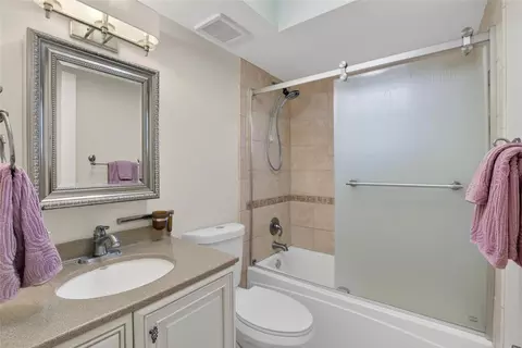 Bath - 328 Vail Dr, Winter Haven, FL 33884 photo 1 of 3