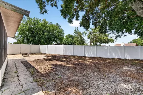 Exterior - 328 Vail Dr, Winter Haven, FL 33884 photo 8 of 14