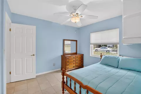 Bedroom - 328 Vail Dr, Winter Haven, FL 33884 photo 1 of 8