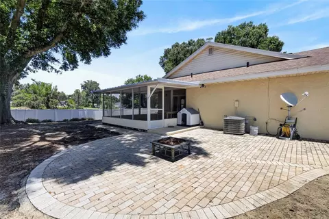 Exterior - 328 Vail Dr, Winter Haven, FL 33884 photo 7 of 14