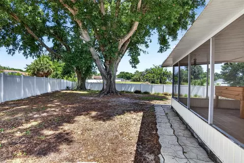 Exterior - 328 Vail Dr, Winter Haven, FL 33884 photo 9 of 14