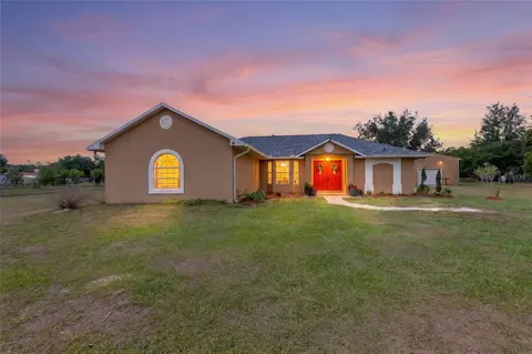 9917 Nelson Rd, Dade City, FL 33525