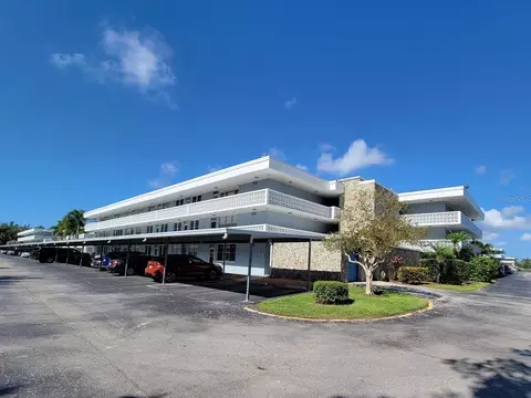 4880 Locust St NE #136, Saint Petersburg, FL 33703