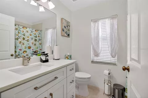 Bath - 12611 Pineforest Way E, Largo, FL 33773 photo 4 of 4