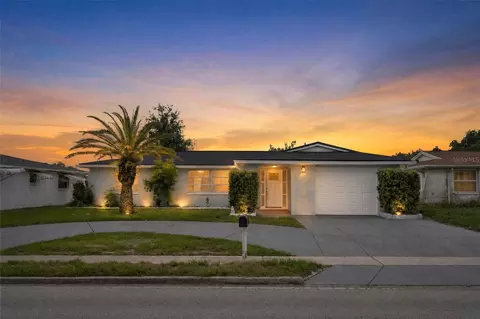 5626 Moog Rd, Holiday, FL 34690