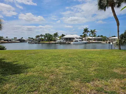 1028 Apollo Beach Blvd #19, Apollo Beach, FL 33572
