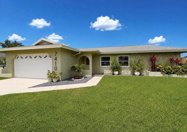 7410 13th Ave W, Bradenton, FL 34209