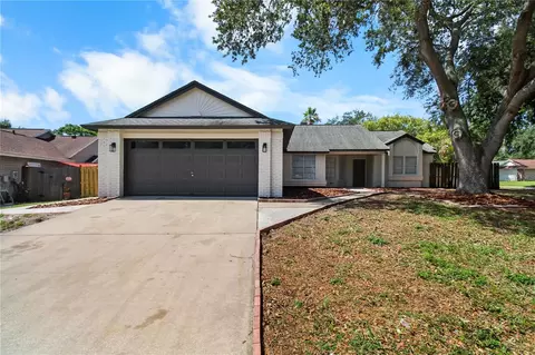 911 Valley View Cir, Palm Harbor, FL 34684