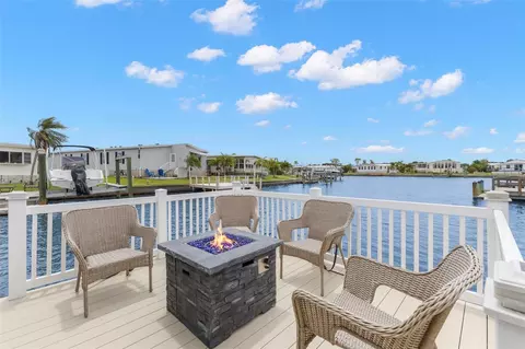 124 Americana Ct NE #214, Saint Petersburg, FL 33702