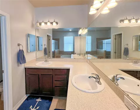 Bath - 6906 Boulder Run Loop, Wesley Chapel, FL 33545 photo 3 of 5