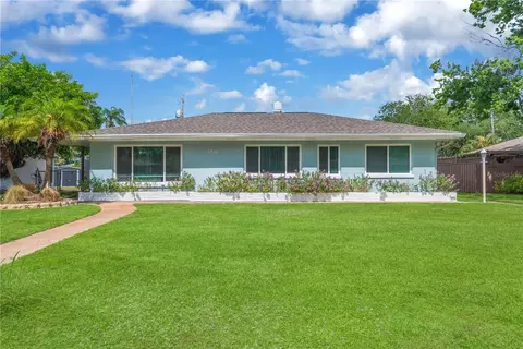 1306 30th St W, Bradenton, FL 34205