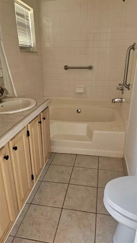 Bath - 13109 Elgar Pl, Riverview, FL 33579 photo 1 of 2