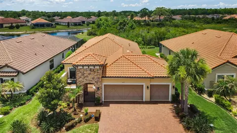8707 Sorano Villa Dr, Tampa, FL 33647