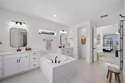 Bath - 13816 Sharp Hawk Dr, Riverview, FL 33569 photo 2 of 8