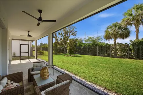 Exterior - 13816 Sharp Hawk Dr, Riverview, FL 33569 photo 7 of 9