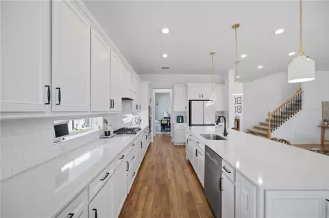 Kitchen - 13816 Sharp Hawk Dr, Riverview, FL 33569 photo 3 of 5