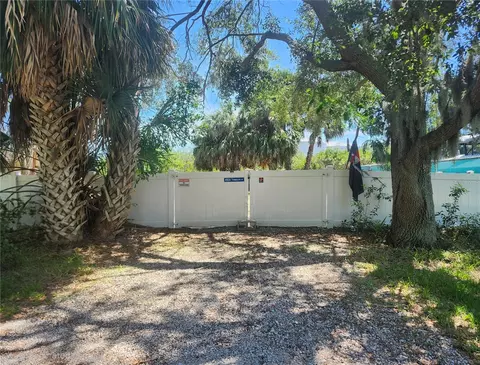 4826 Treasure Dr, New Port Richey, FL 34652