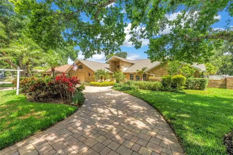12399 Oaks Ln, Seminole, FL 33772